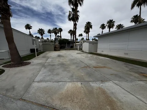 84136 Avenue 44 #532
