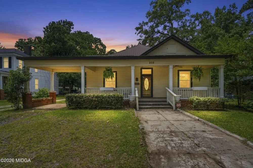 202 Everett Square Fort Valley, GA 31030