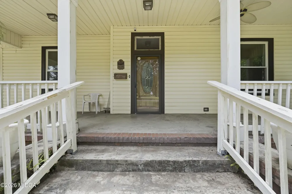 202 Everett Square Fort Valley, GA 31030