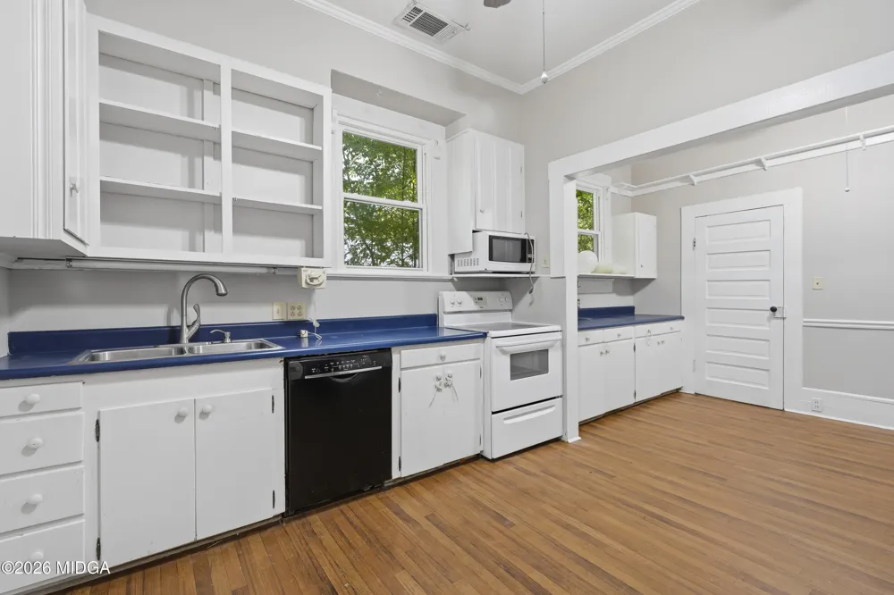 202 Everett Square Fort Valley, GA 31030