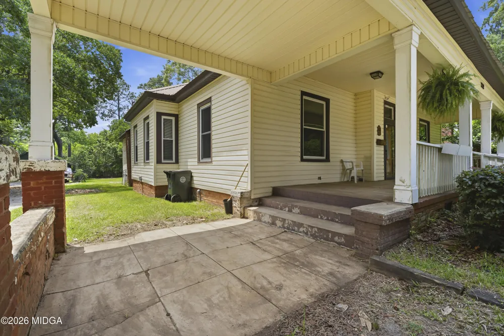 202 Everett Square Fort Valley, GA 31030