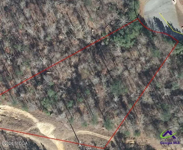 176 Waters Point Lizella, GA 31052