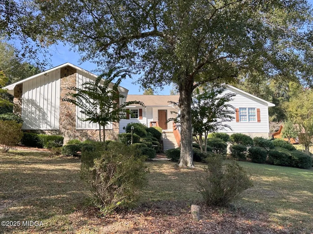2777 Glen Echo Drive Lizella, GA 31052