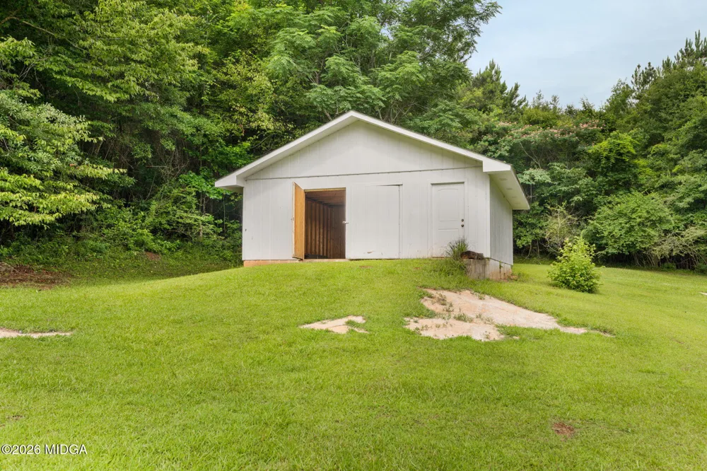 2777 Glen Echo Drive Lizella, GA 31052