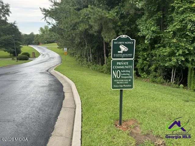 172 Waters Point Lizella, GA 31052