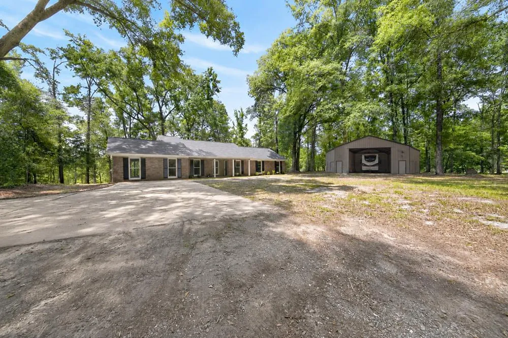 41 Collins Drive Box Springs, GA 31801