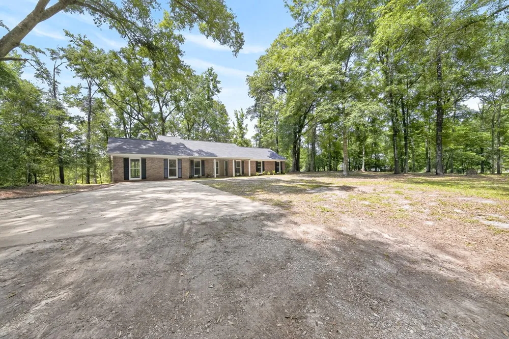 41 Collins Drive Box Springs, GA 31801