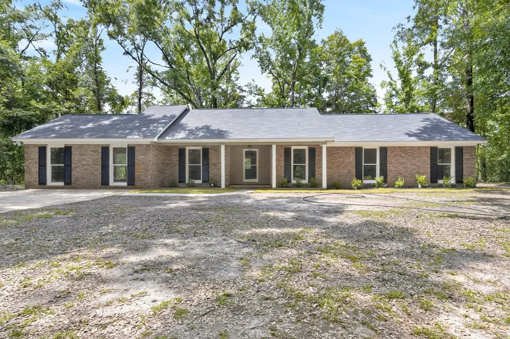41 Collins Drive Box Springs, GA 31801