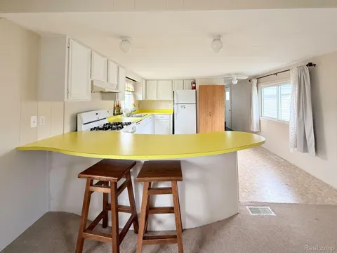 313 Huntington #11