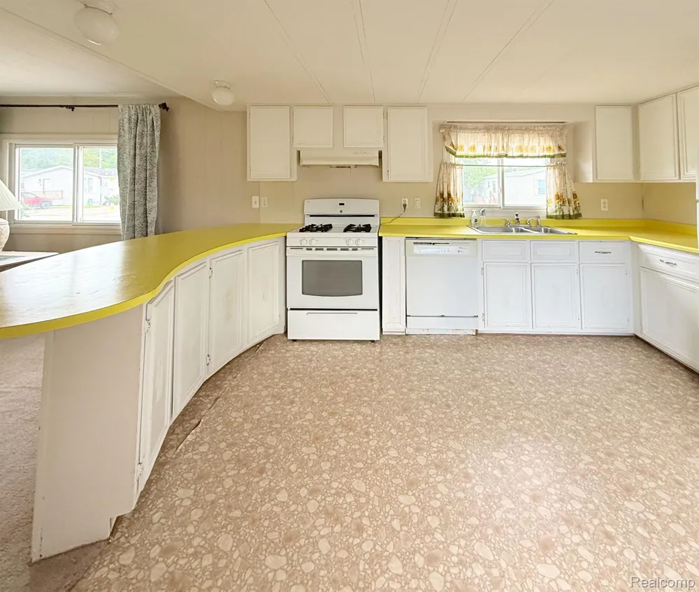 313 Huntington #11 Frenchtown Township, MI 48166