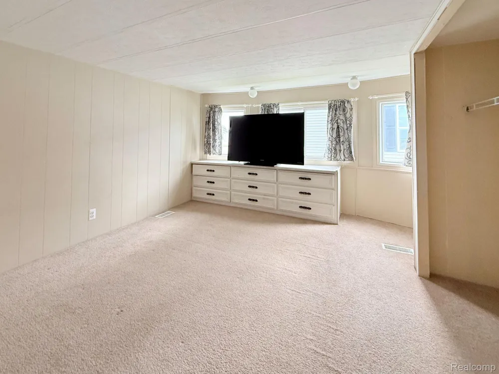 313 Huntington #11 Frenchtown Township, MI 48166
