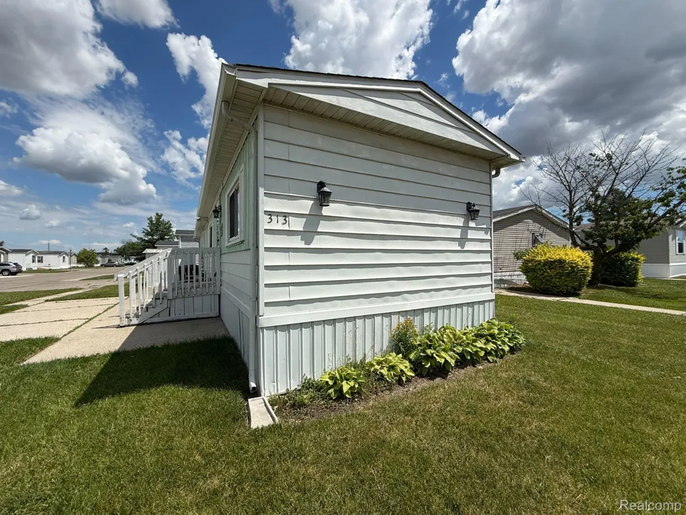 313 Huntington #11 Frenchtown Township, MI 48166