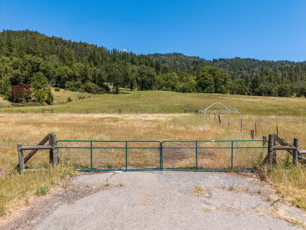 45455 Highway 101 Laytonville, CA 95454