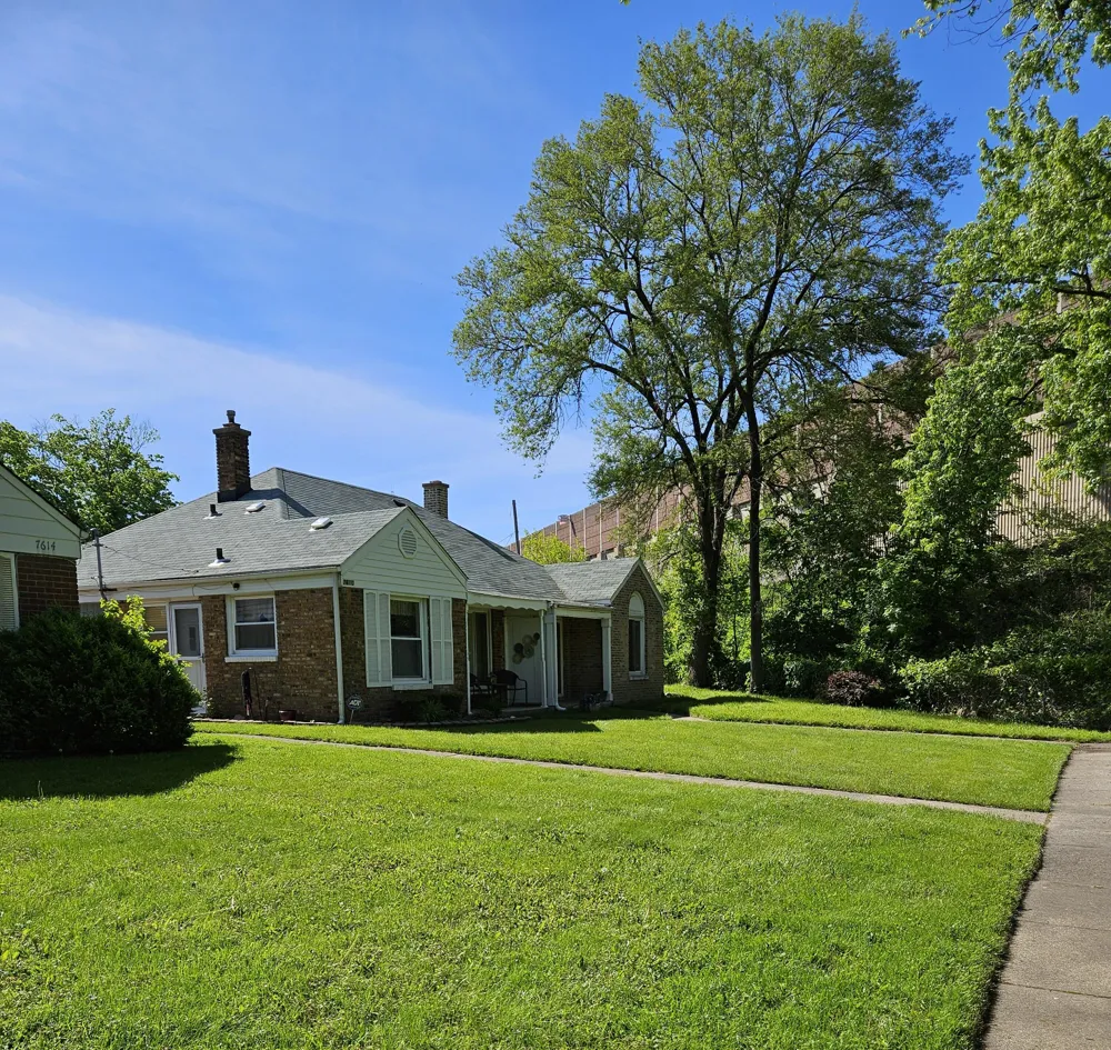 7608 Manor Avenue Munster, IN 46321