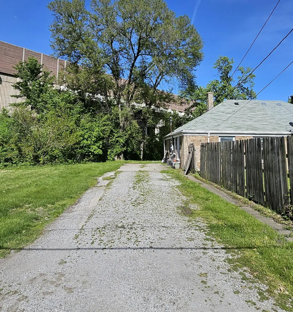 7608 Manor Avenue Munster, IN 46321