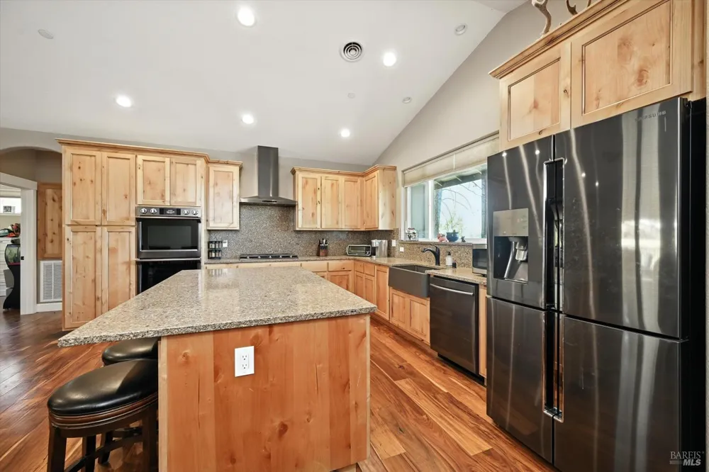 9482 Hoberg Drive S Cobb, CA 95426