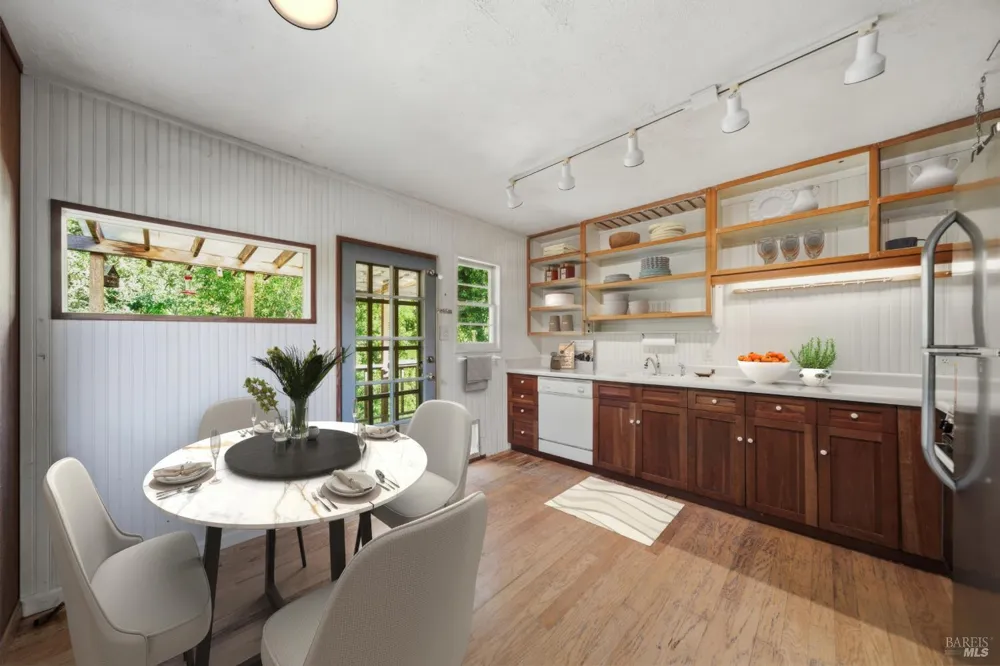 9222 Argonne Way Forestville, CA 95436