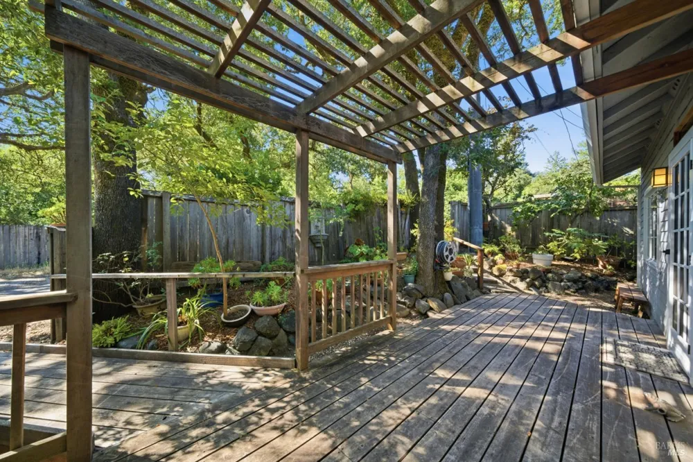 9222 Argonne Way Forestville, CA 95436