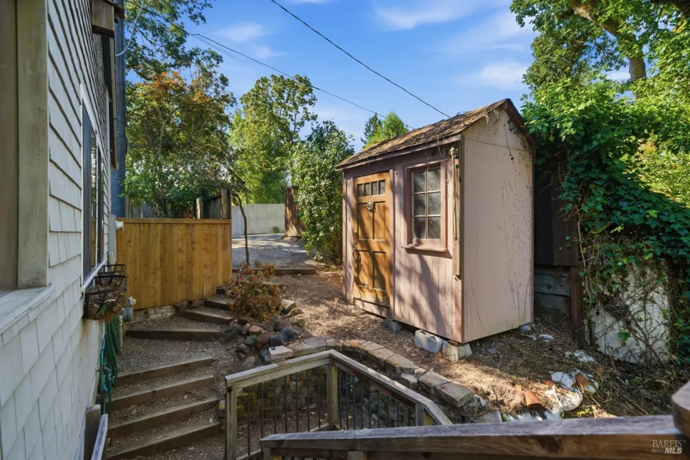 9222 Argonne Way Forestville, CA 95436