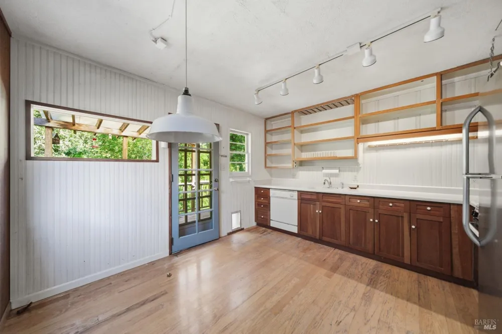 9222 Argonne Way Forestville, CA 95436