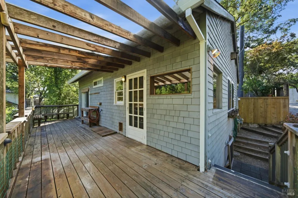 9222 Argonne Way Forestville, CA 95436