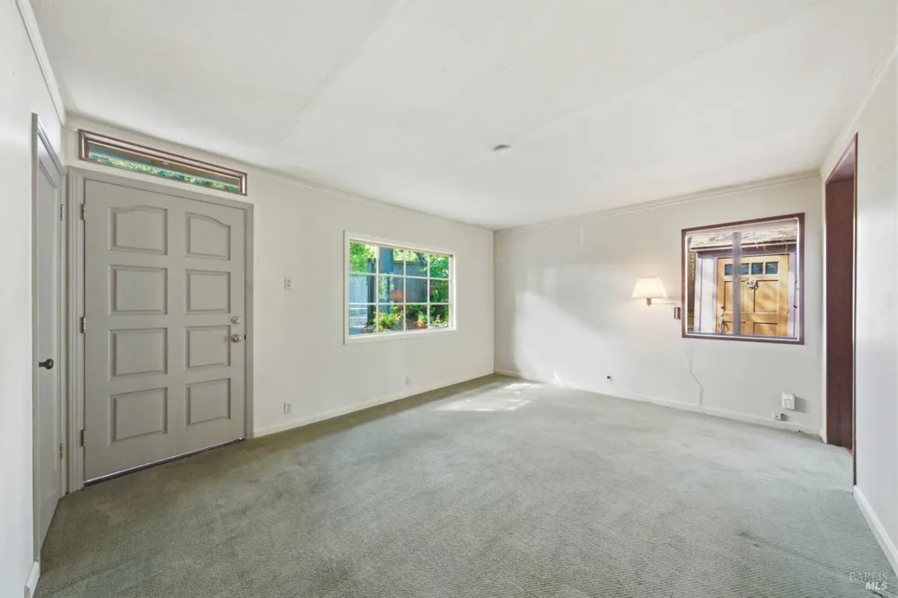 9222 Argonne Way Forestville, CA 95436