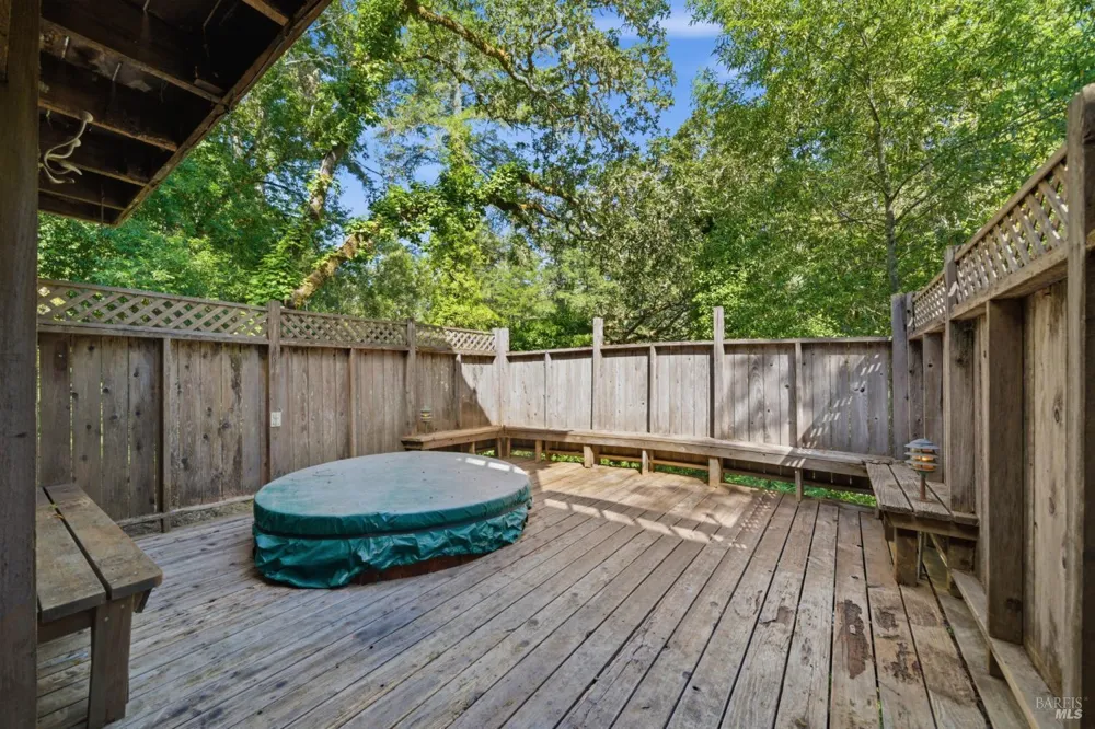 9222 Argonne Way Forestville, CA 95436