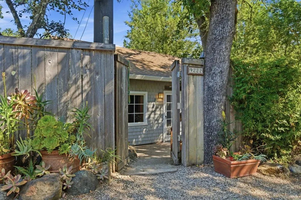 9222 Argonne Way Forestville, CA 95436