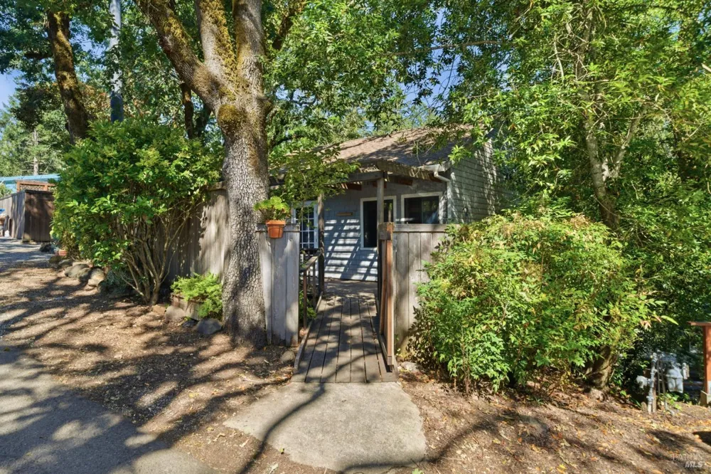 9222 Argonne Way Forestville, CA 95436