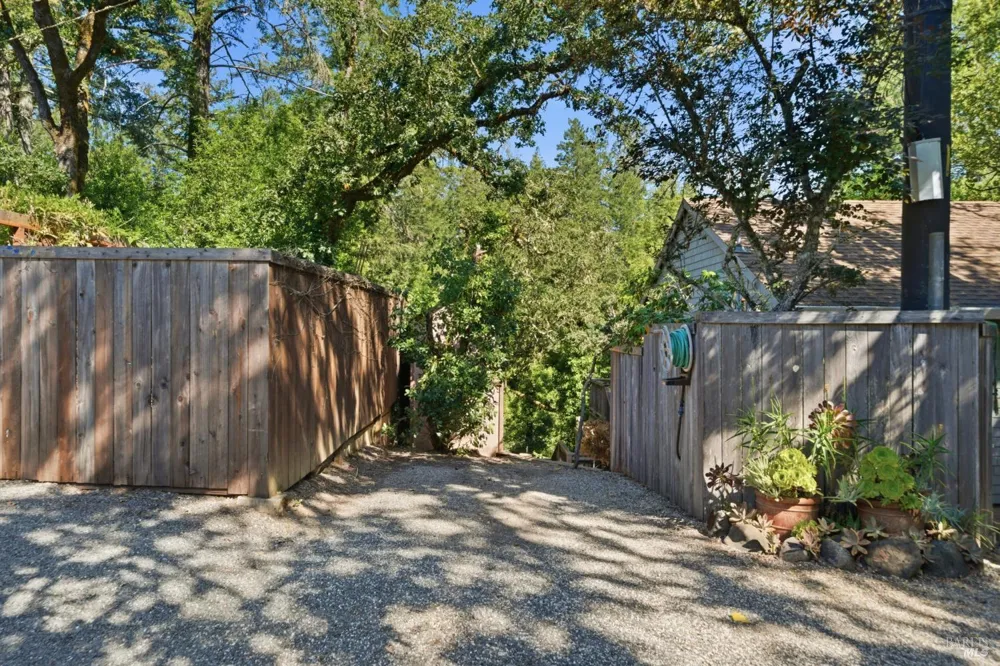 9222 Argonne Way Forestville, CA 95436