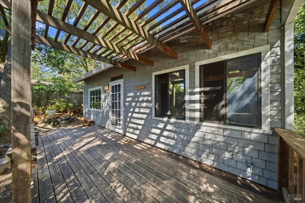 9222 Argonne Way Forestville, CA 95436