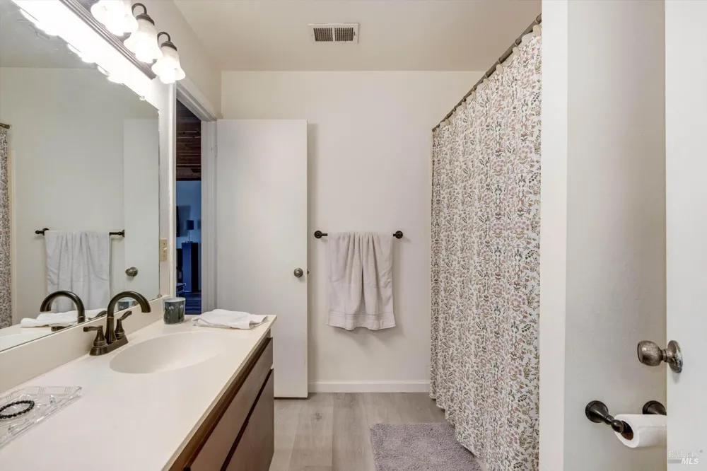 6 Redwood Court ##6 Santa Rosa, CA 95409