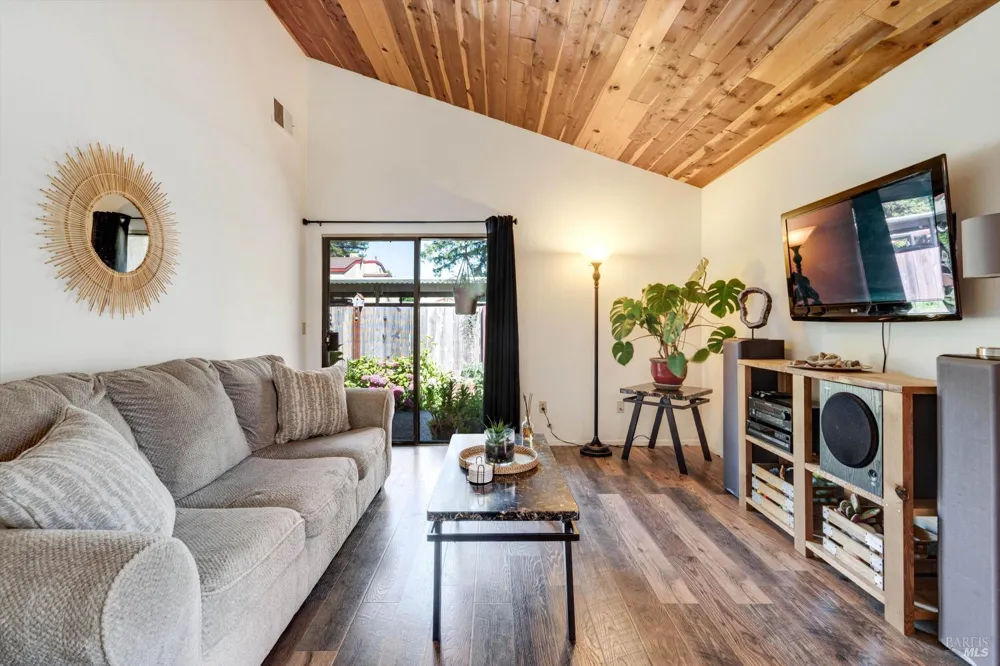 6 Redwood Court ##6 Santa Rosa, CA 95409