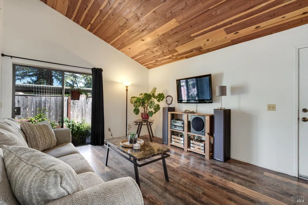 6 Redwood Court ##6 Santa Rosa, CA 95409