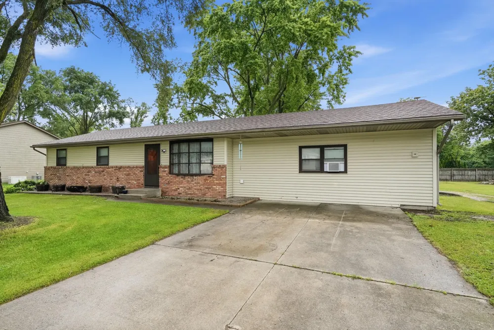 9978 388 W Lake Village, IN 46349