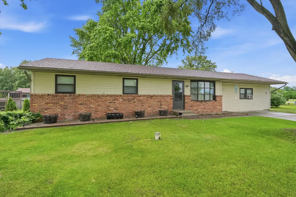 9978 388 W Lake Village, IN 46349