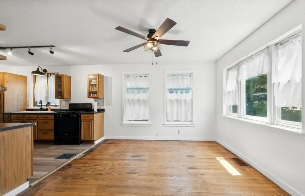 208 Ardmore Avenue La Porte, IN 46350