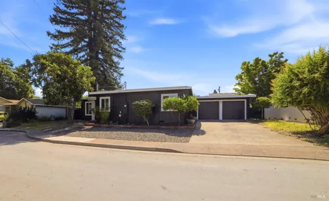 1924 Diamond Court
