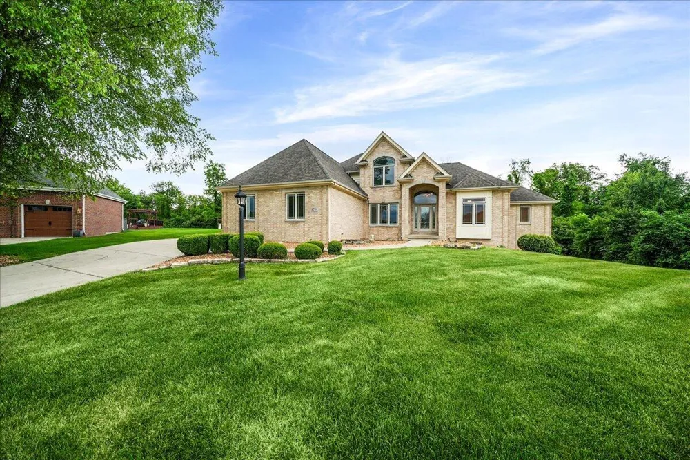 8751 Bridgewater Court Crown Point, IN 46307
