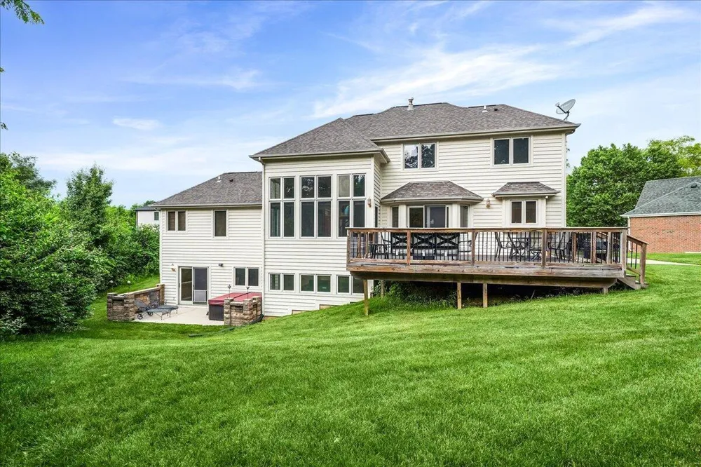 8751 Bridgewater Court Crown Point, IN 46307