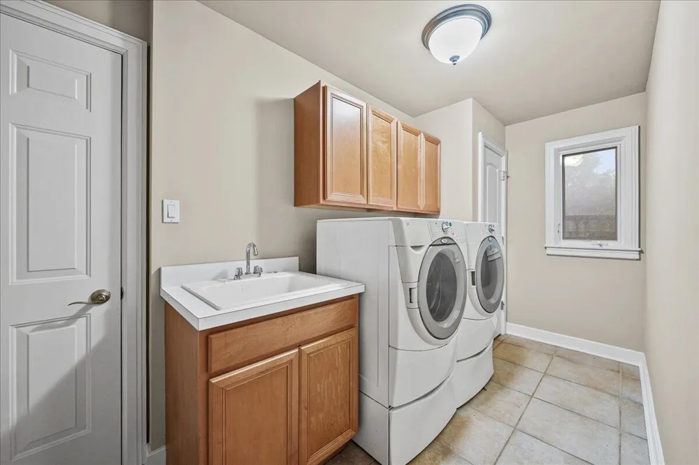 8751 Bridgewater Court Crown Point, IN 46307