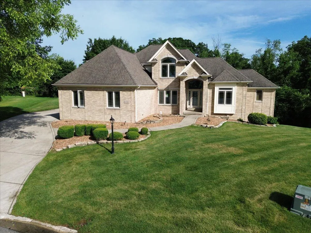 8751 Bridgewater Court Crown Point, IN 46307