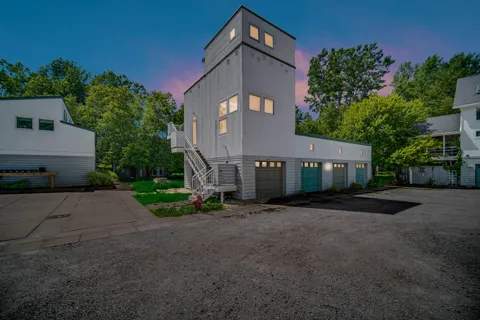 12 Tryon Farm Lane