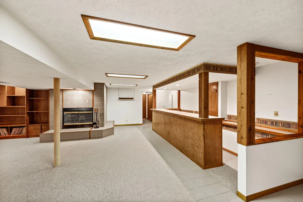 2499 Willowwood Avenue Valparaiso, IN 46383