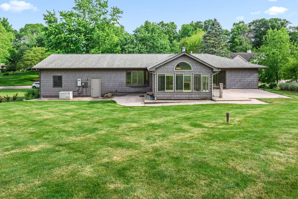 2499 Willowwood Avenue Valparaiso, IN 46383