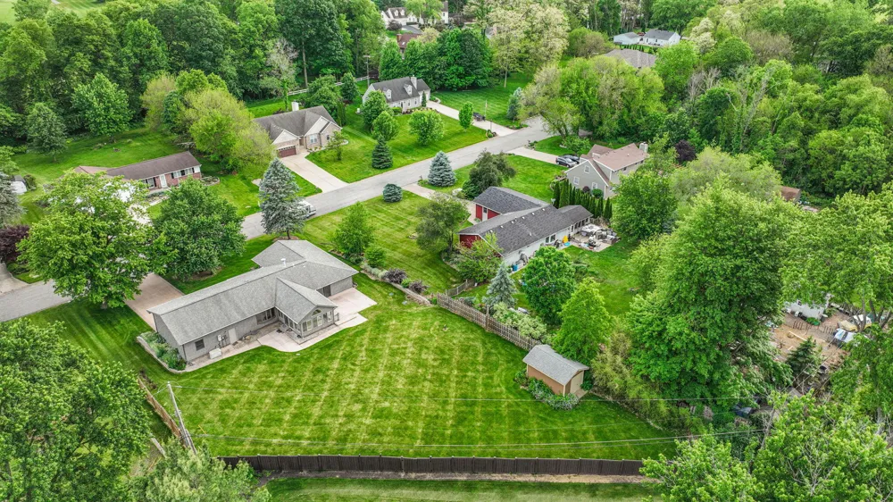 2499 Willowwood Avenue Valparaiso, IN 46383