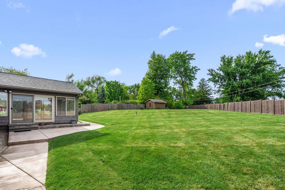 2499 Willowwood Avenue Valparaiso, IN 46383