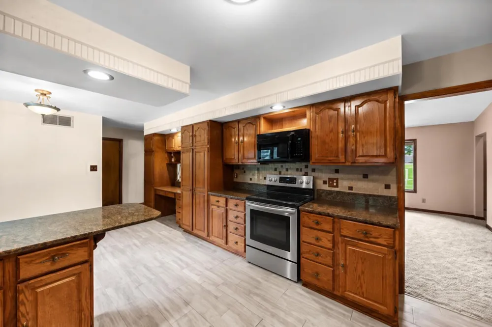 2499 Willowwood Avenue Valparaiso, IN 46383