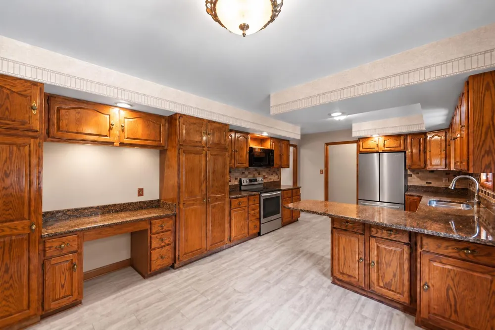 2499 Willowwood Avenue Valparaiso, IN 46383
