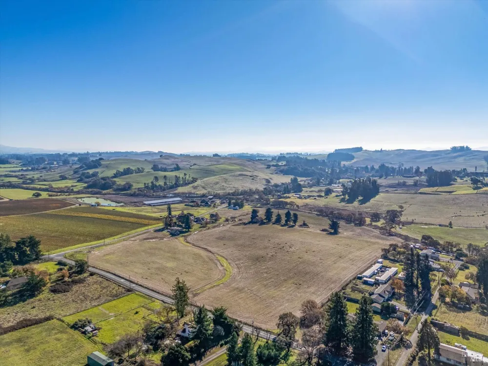 6000 Petersen Road Sebastopol, CA 95472